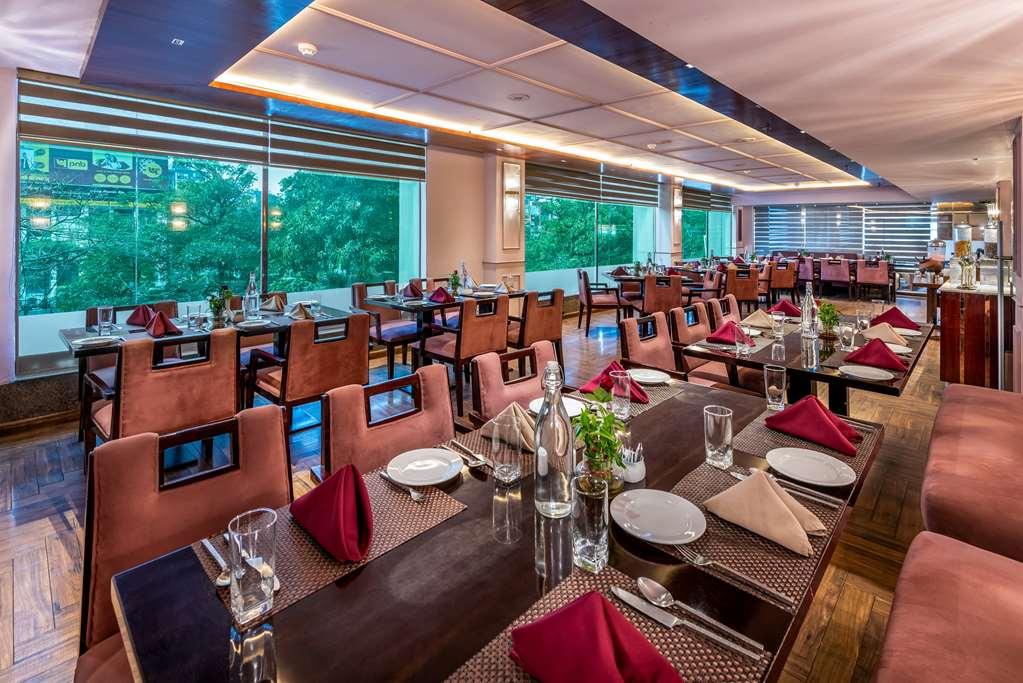 Comfort Inn Alstonia Amritsar Restoran foto